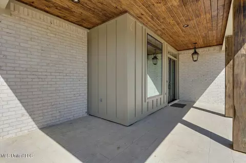 Exterior - 227 Disciple Dr, Brandon, MS 39047 photo 4 of 11