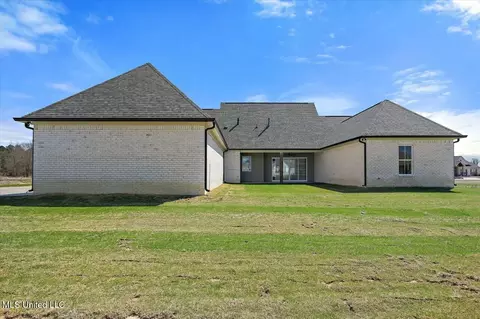 Exterior - 227 Disciple Dr, Brandon, MS 39047 photo 9 of 11