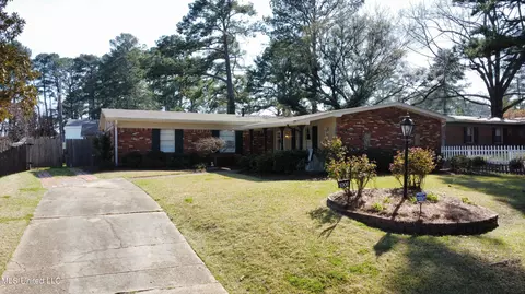 1006 Arlington St, Clinton, MS 39056