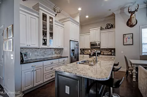 Kitchen - 451 Greenfield Ridge Circle Cir, Brandon, MS 39042 photo 1 of 3