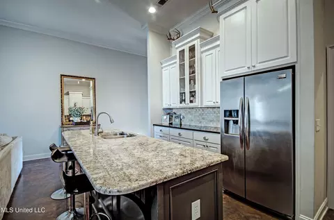 Kitchen - 451 Greenfield Ridge Circle Cir, Brandon, MS 39042 photo 3 of 3