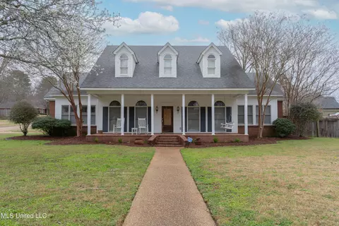 207 Concord Dr, Clinton, MS 39056
