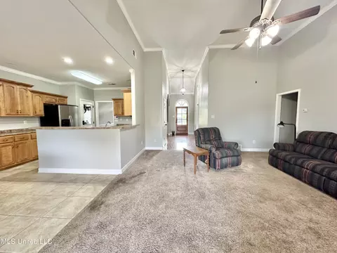 Living - 75 Cobblestone Ln N, Hernando, MS 38632 photo 1 of 3