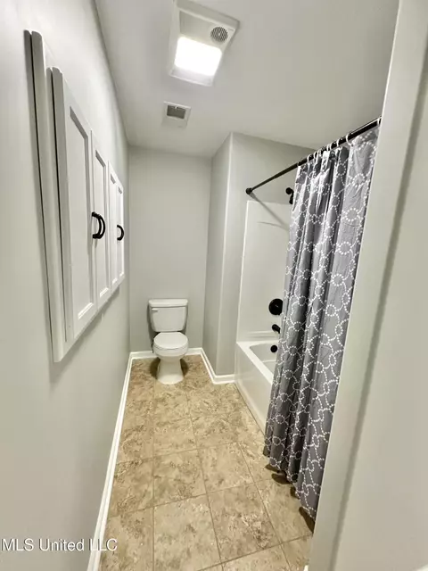 Bath - 75 Cobblestone Ln N, Hernando, MS 38632 photo 5 of 6