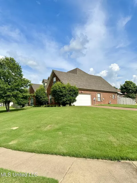 Exterior - 75 Cobblestone Ln N, Hernando, MS 38632 photo 4 of 7