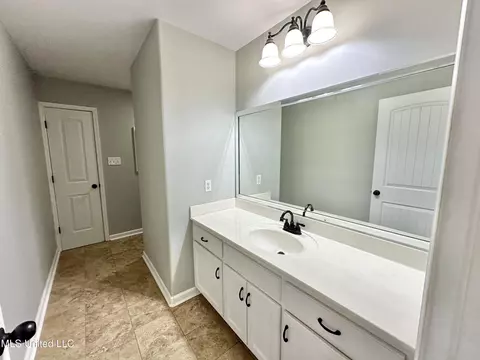 Bath - 75 Cobblestone Ln N, Hernando, MS 38632 photo 6 of 6
