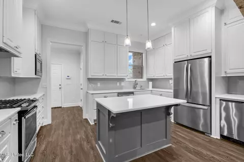 Kitchen - 115 Long Leaf Way, Flowood, MS 39232 photo 3 of 3
