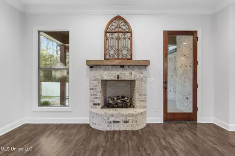 Living - 115 Long Leaf Way, Flowood, MS 39232 photo 3 of 3
