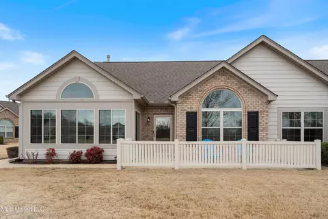 8745 Parkview Oaks Cir, Olive Branch, MS 38654
