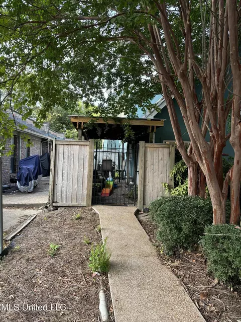 Exterior - 101 S Second Ave, Cleveland, MS 38732 photo 1 of 2