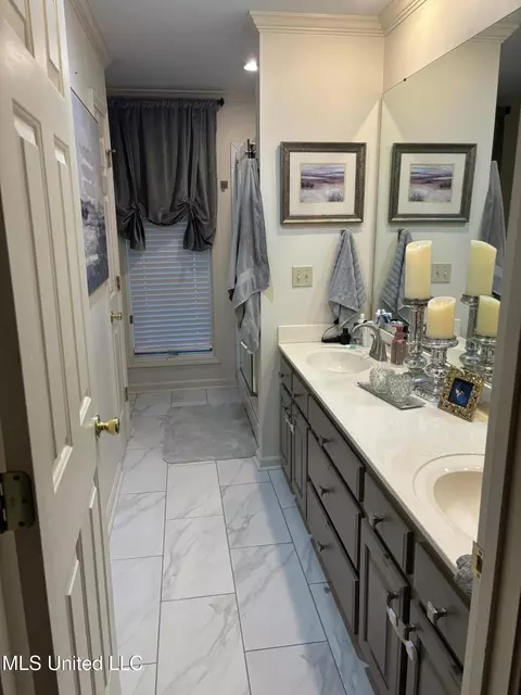 Bath - 101 S Second Ave, Cleveland, MS 38732 photo 1 of 4