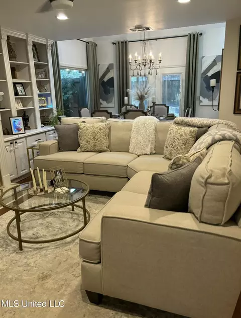Living - 101 S Second Ave, Cleveland, MS 38732 photo 1 of 1