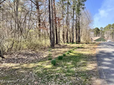 6121 Pleasant Hill Dr, Hernando, MS 38632
