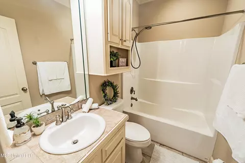 Bath - 408 Copper Ridge Dr, Florence, MS 39073 photo 3 of 3