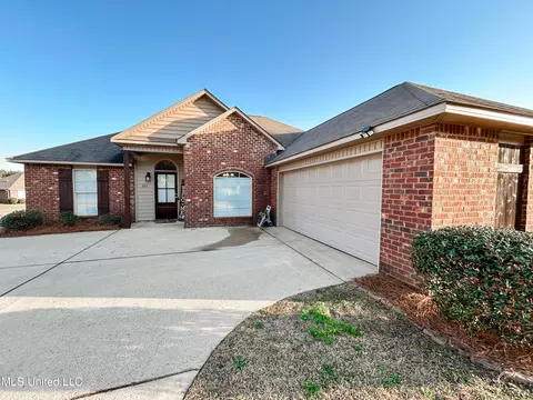 702 Lexington Dr, Florence, MS 39073