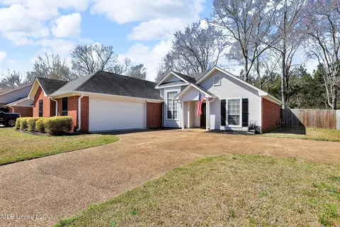 Exterior - 417 Hemlock Dr, Flowood, MS 39232 photo 2 of 3