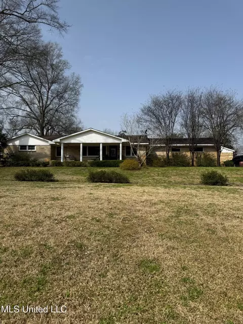 400 Oak Dr, Winona, MS 38967