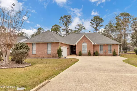 7435 Mahalo Hui Dr, Diamondhead, MS 39525
