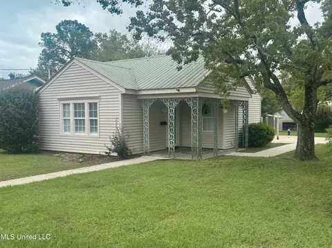 1221 27th St, Gulfport, MS 39501