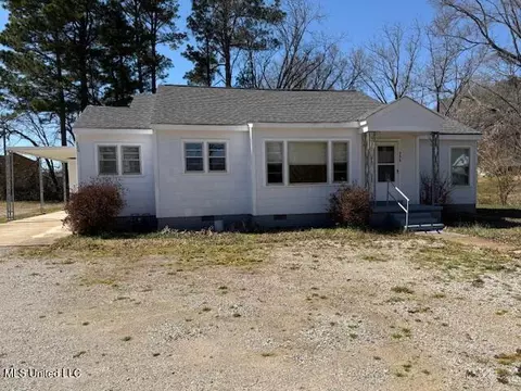 330 Heard St, Senatobia, MS 38668
