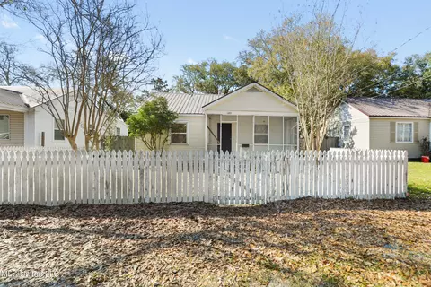 1485 Guice Pl, Biloxi, MS 39530
