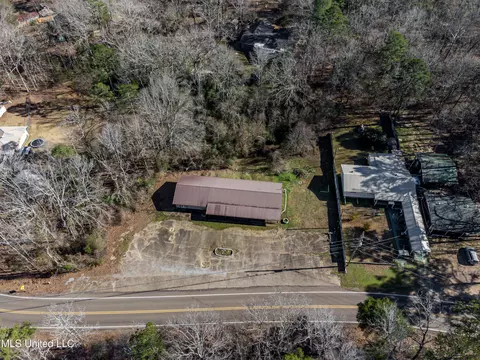 1403 Old Lake Rd, Brandon, MS 39042 photo 4