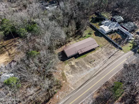 1403 Old Lake Rd, Brandon, MS 39042 photo 2