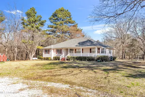 5735 Smith Grove Rd, Holly Springs, MS 38635
