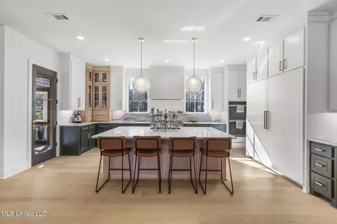 Kitchen - 104 Langdon Bnd, Madison, MS 39110 photo 2 of 8