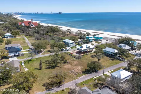 413 Gulf View Ave, Long Beach, MS 39560 photo 2