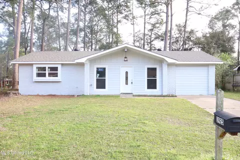 1925 Prince George Dr, Gautier, MS 39553