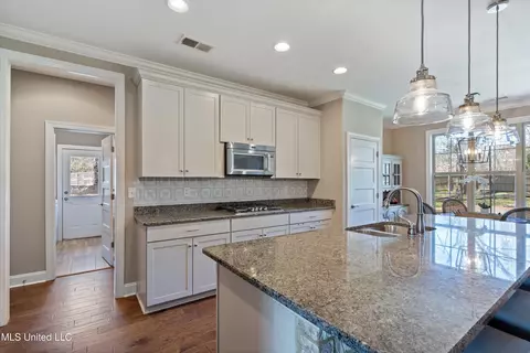 678 Shady Brooke Ln, Hernando, MS 38632 photo 9