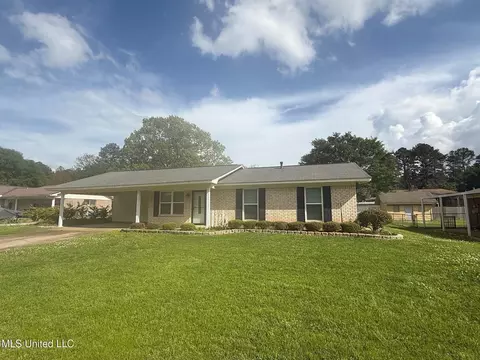 2555 Napoleon Ave, Pearl, MS 39208