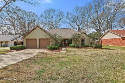 426 Laurel Oak Dr, Madison, MS 39110