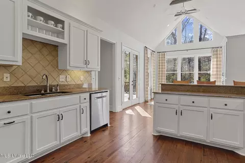 4259 Brussels Dr, Jackson, MS 39211 photo 8