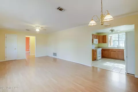 Living - 207 Gates Ave, Long Beach, MS 39560 photo 1 of 3