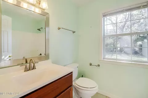 Bath - 207 Gates Ave, Long Beach, MS 39560 photo 3 of 4