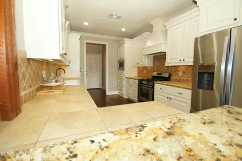 Kitchen - 106 Amethyst Ln, Brandon, MS 39047 photo 1 of 4