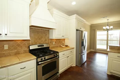 Kitchen - 106 Amethyst Ln, Brandon, MS 39047 photo 3 of 4