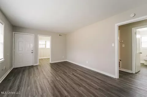 827 Berwood Dr, Jackson, MS 39206 photo 3