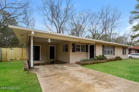 827 Berwood Dr, Jackson, MS 39206 photo 2