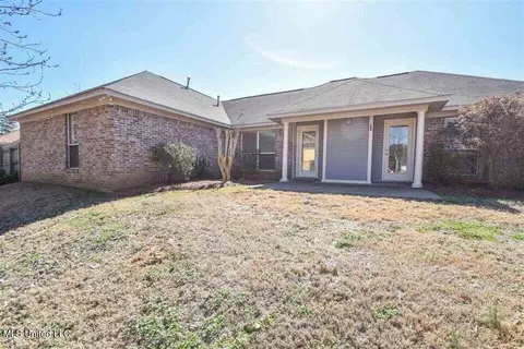 Exterior - 1015 Cobblestone Pl, Brandon, MS 39042 photo 1 of 3