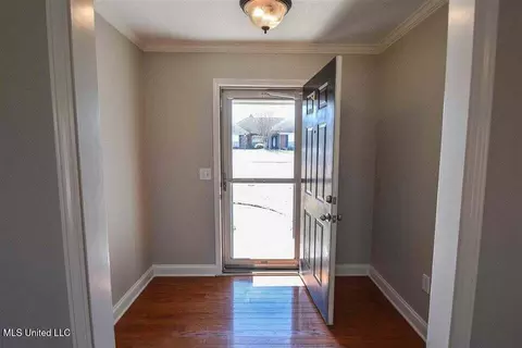 Entry Way - 1015 Cobblestone Pl, Brandon, MS 39042 photo 2 of 3