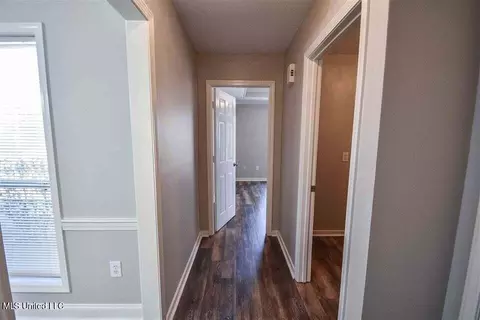 Entry Way - 1015 Cobblestone Pl, Brandon, MS 39042 photo 3 of 3