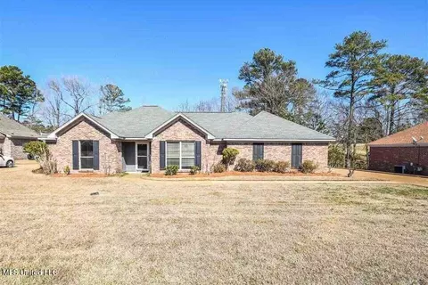 1015 Cobblestone Pl, Brandon, MS 39042