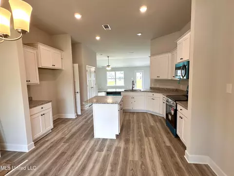 Kitchen - 13917 Ruby Ln, Biloxi, MS 39532 photo 1 of 5