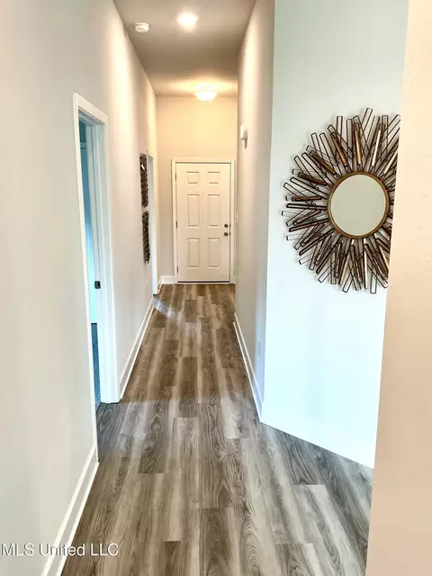 Entry Way - 13917 Ruby Ln, Biloxi, MS 39532 photo 5 of 9