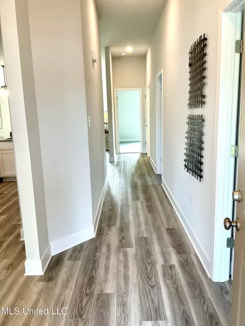 Entry Way - 13917 Ruby Ln, Biloxi, MS 39532 photo 4 of 9
