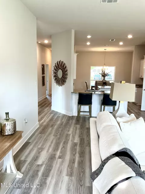 Entry Way - 13917 Ruby Ln, Biloxi, MS 39532 photo 8 of 9