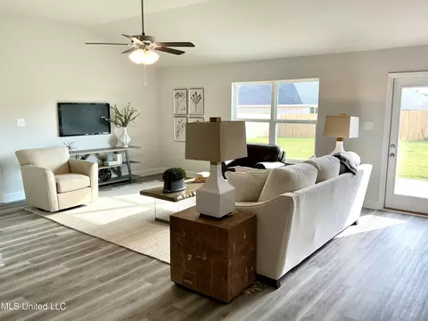 Living - 13917 Ruby Ln, Biloxi, MS 39532 photo 5 of 6